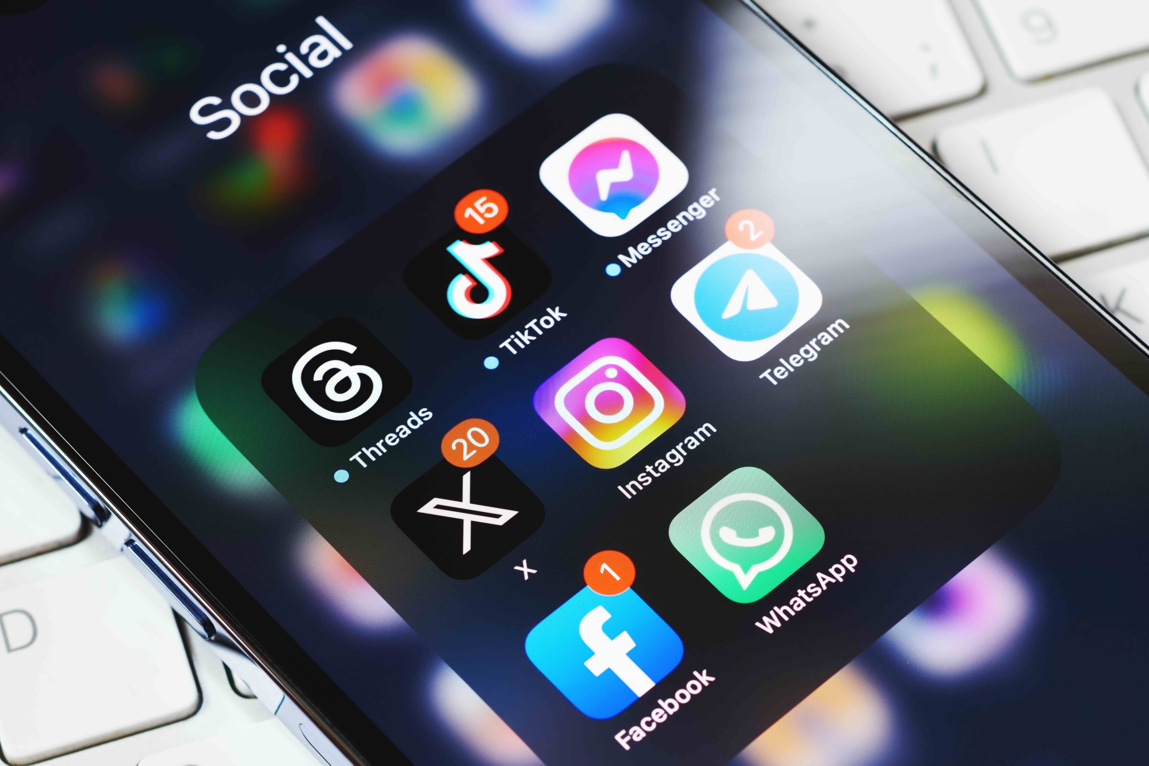 20 mots pour comprendre un article sur les réseaux sociaux